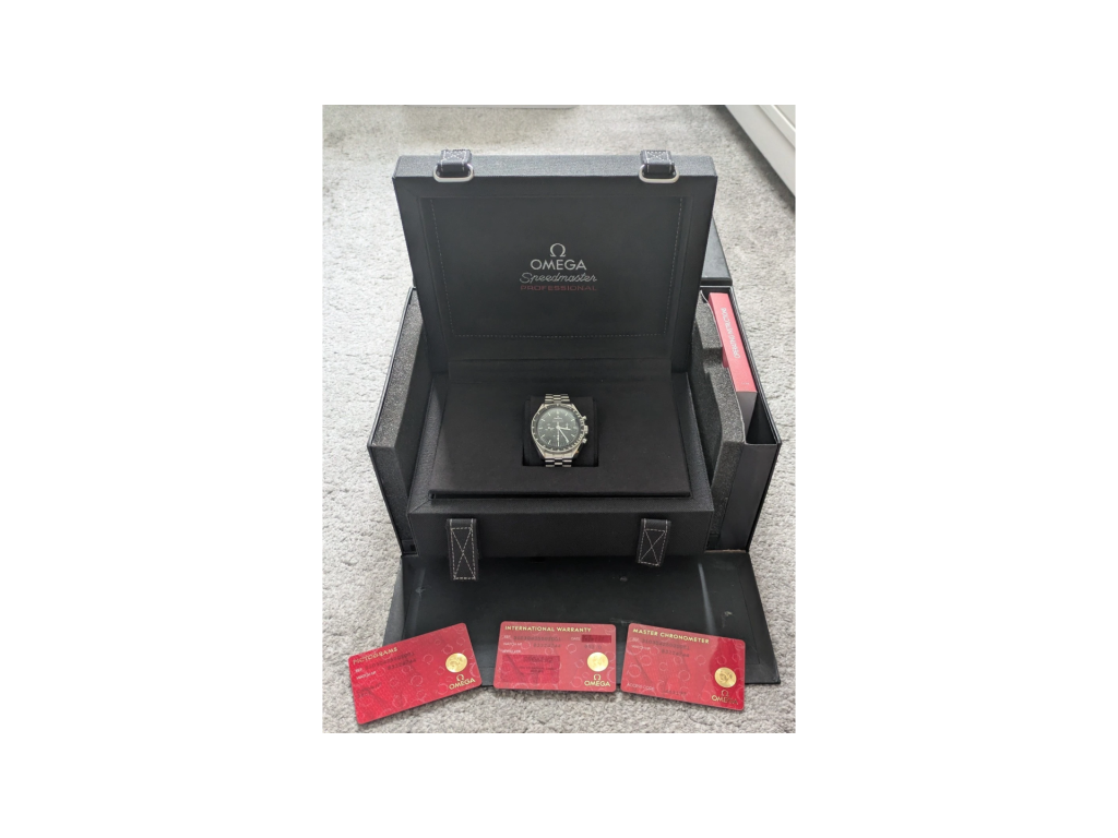 2024 Omega Speedmaster Professional Moonwatch Hesalite 3861